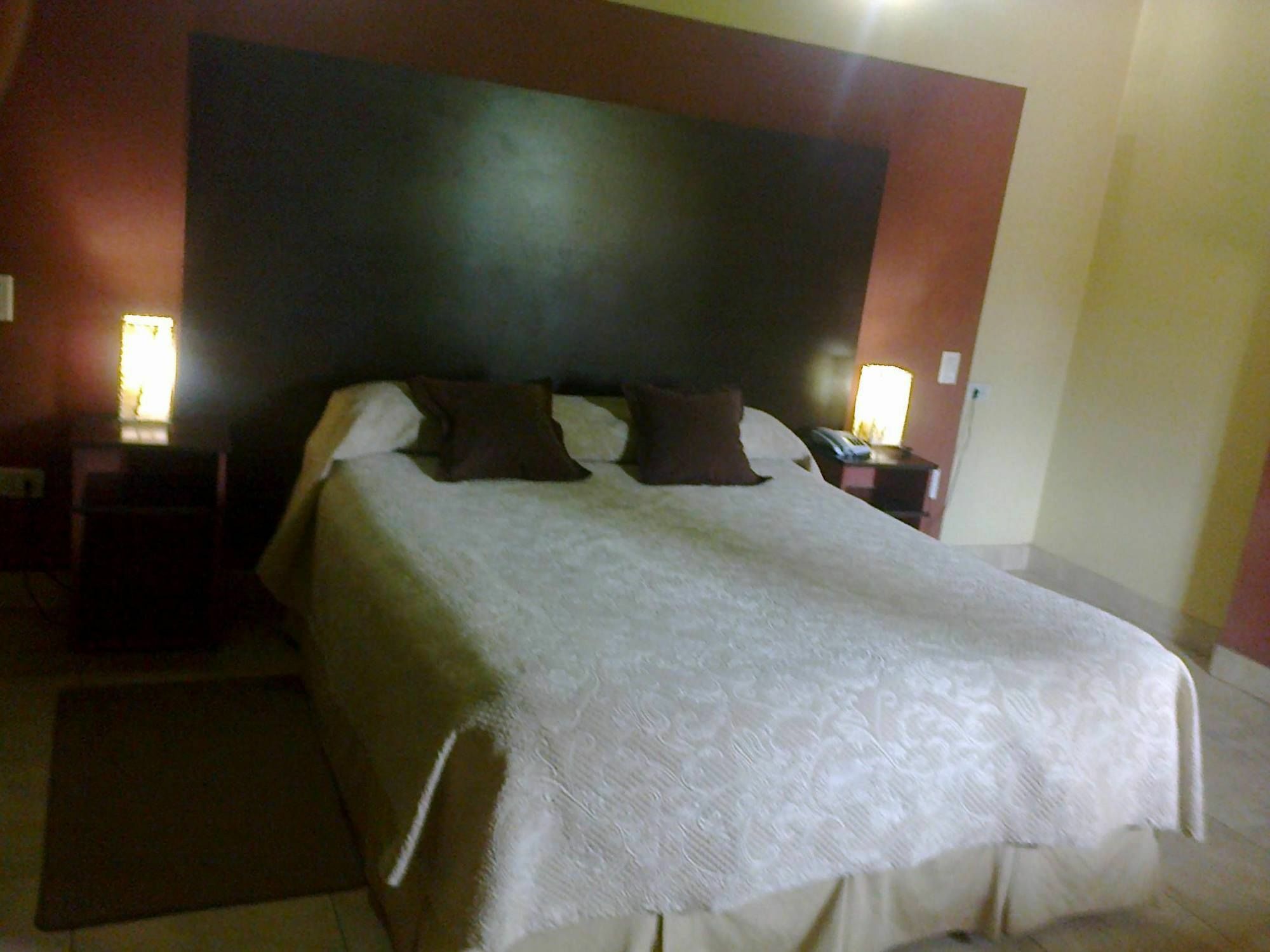 Hotel Aybal Сальта Экстерьер фото